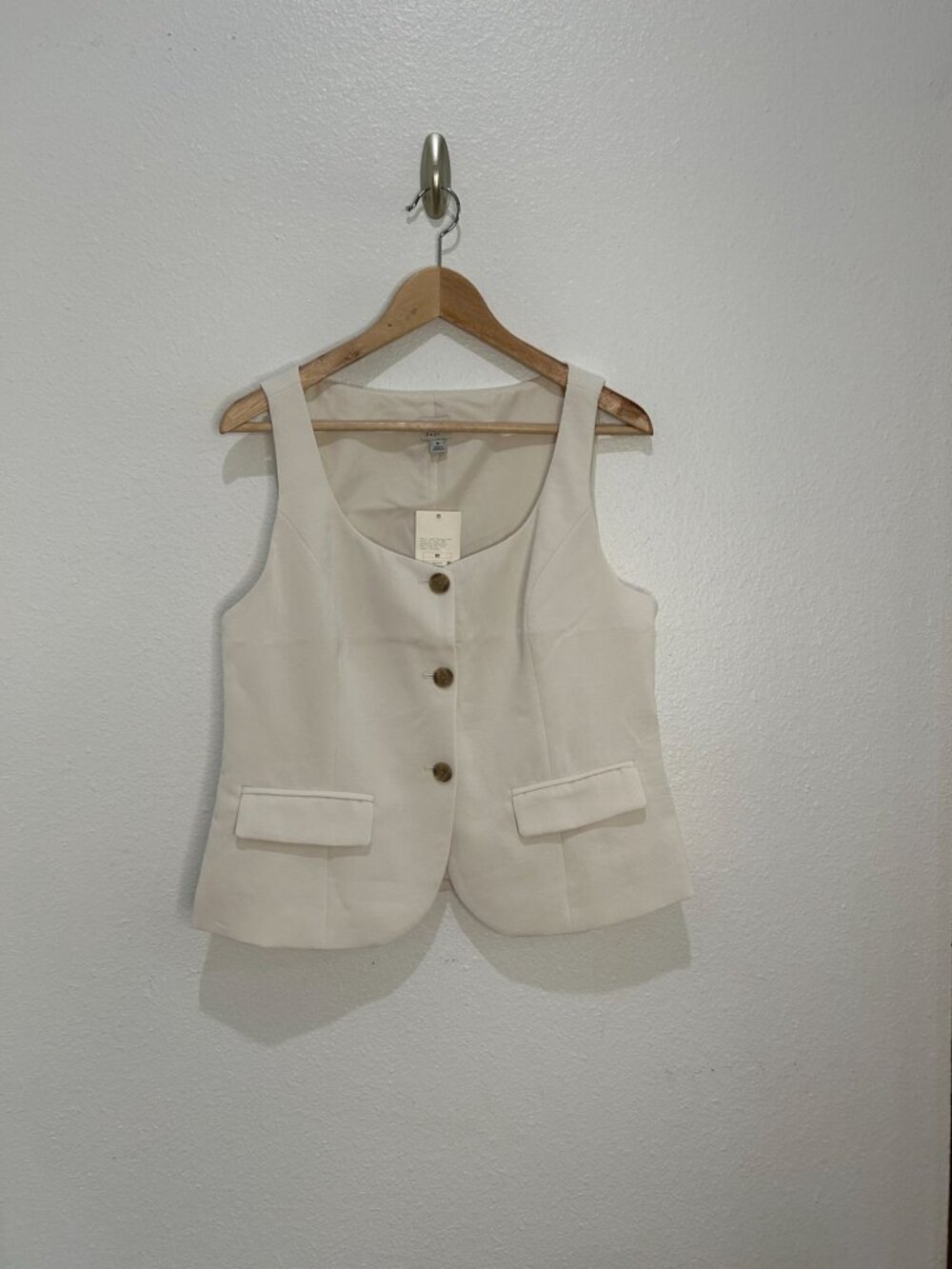 NWT Women's Signature Crepe Scoop Vest - a New Day Cream M - Picture 3 of 6